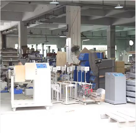 เครื่องทําความร้อนด้วยอินดูชันความถี่สูงสุด 40kw ด้วยผลิต 400-1800A และความเย็น 0.08-0.16Mpa สําหรับชุดทดสอบไฟฟ้า