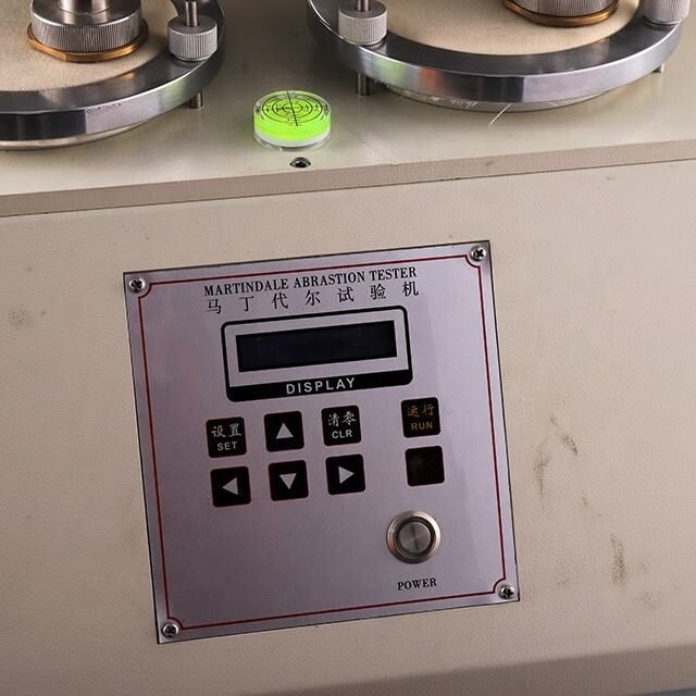 เครื่องทดสอบการเสียดสี Martindale ความแม่นยำสูงพร้อมหัวทดสอบ 8 หัวสำหรับการปฏิบัติตามมาตรฐานสากล