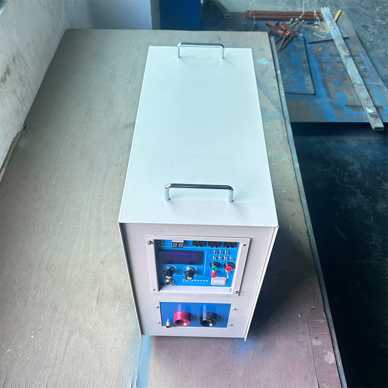 ราคาถูก ขายร้อนในรัสเซีย เครื่องทําความร้อนอินดูชั่นแบบพกพาความถี่สูง 25KW