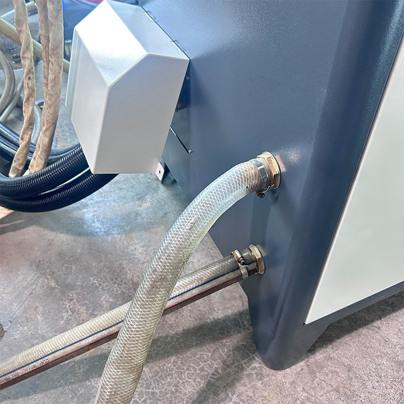 เครื่องทำความร้อนแบบเหนี่ยวนำความถี่สูง 100KW ระดับมืออาชีพสำหรับสายเชื่อมแนวยาวของท่อเหล็ก CE
